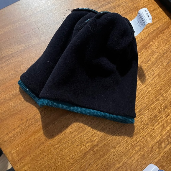 ❌SOLD Stio Beanie - Picture 4 of 5